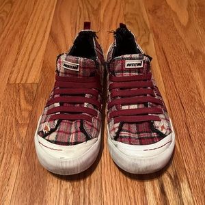 Women’s ROCKET DOG Shoes (Size 7 or 7.5)